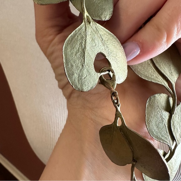 Michael Michard Eucalyptus metal leaf necklace lobster clasp - Picture 7 of 7